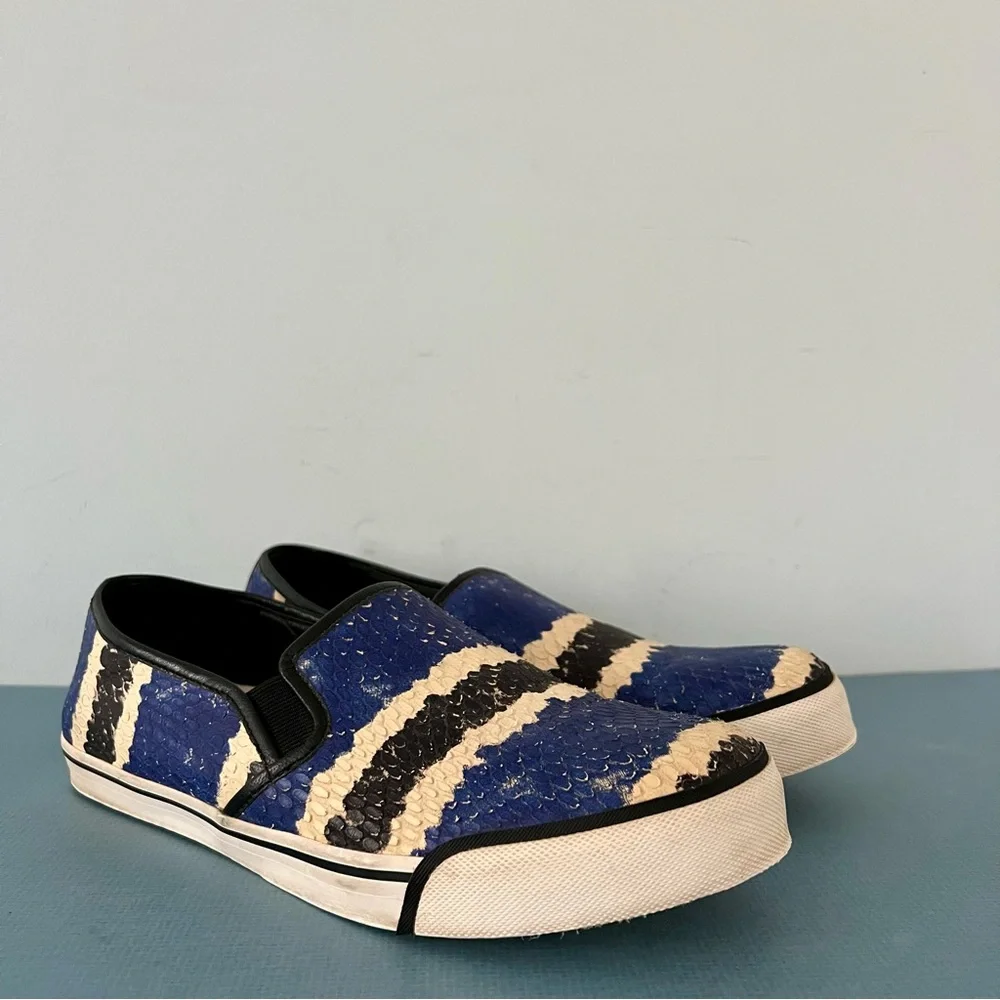 Alice + Olivia Faux Snakeskin Blue Black Slip On Sneakers